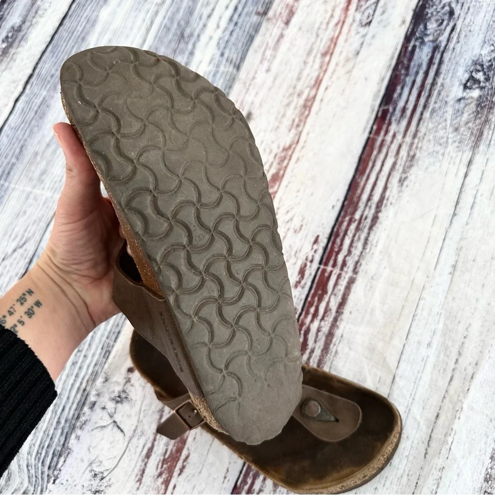Birkenstock Women's Gizeh Brown Birko-Flor Sandals